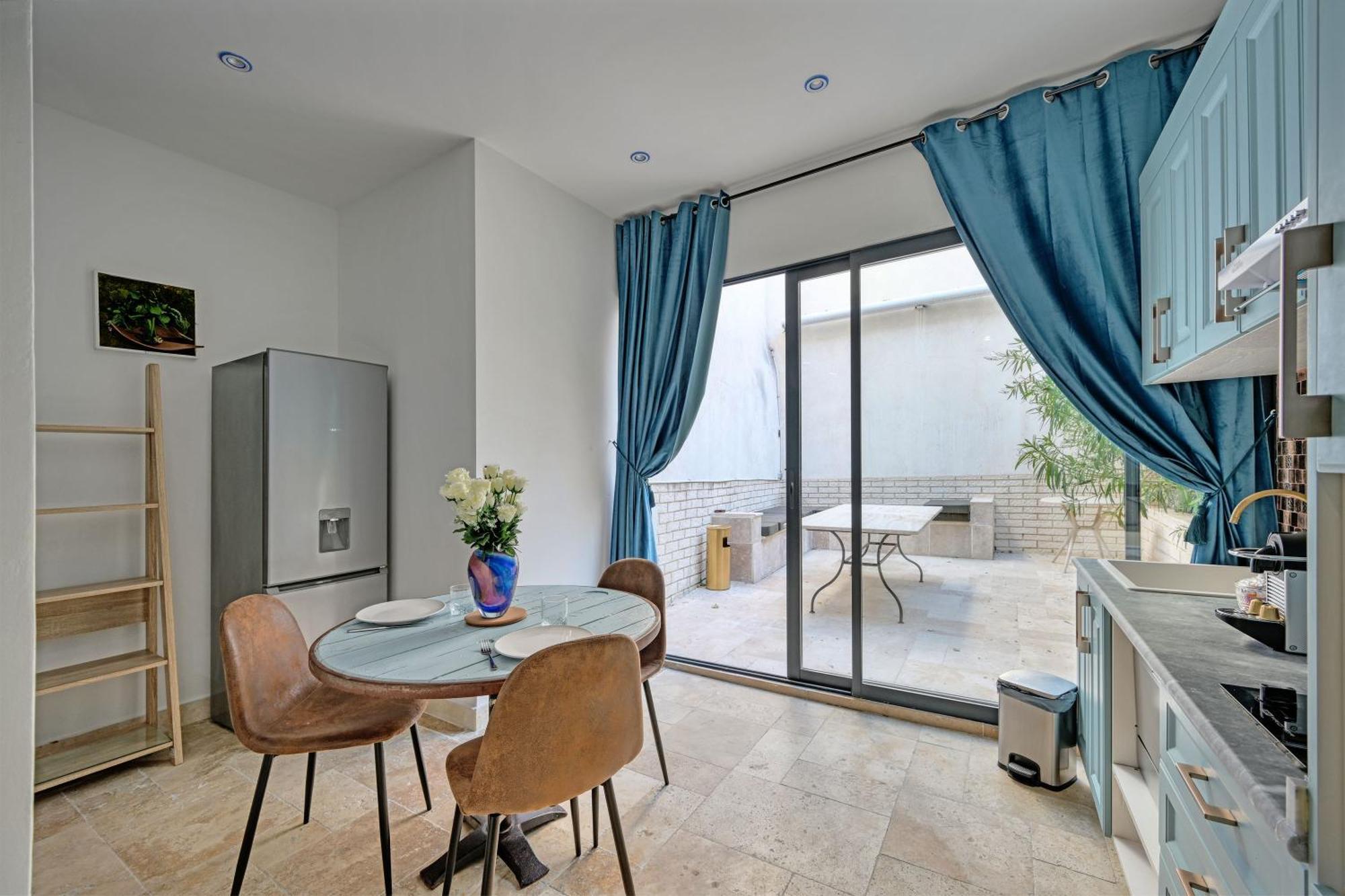 Le 185 - Charme Et Tranquillite Au Coeur D'Avignon Apartment Bagian luar foto